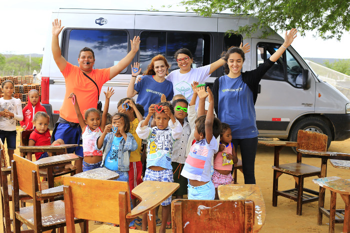Programas permitem voluntariado tambm dentro do Brasil, como no Serto de Pernambuco. Crdito: Ana Luiza Pira/Divulgao (Ana Luiza Pira/Divulgacao)