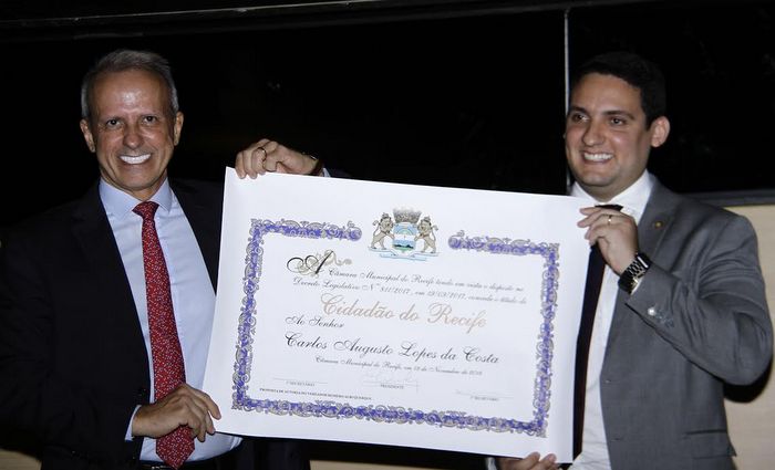 Ttulo de Cidado foi uma homenagem do vereador Romero Albuquerque (PP) Foto: Carlos Lima/Cmara