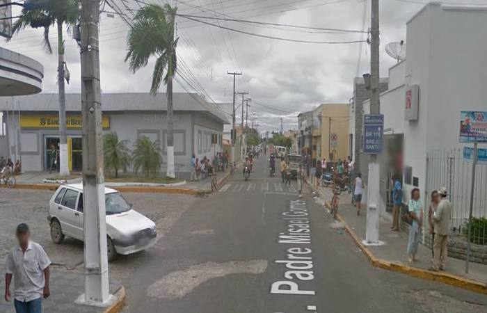 Tentativa de assalto ocorreu em rua onde duas agncias bancrias esto a poucos metros. Foto: Reproduo/Google Street View