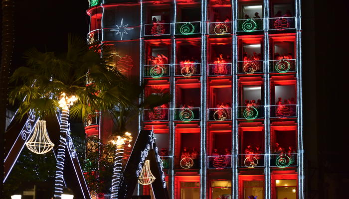 Composto por 130 vozes de crianas carentes, o Coral da Luz  uma das grandes atraes dirias do natal cearense. Foto: Falco Jnior 