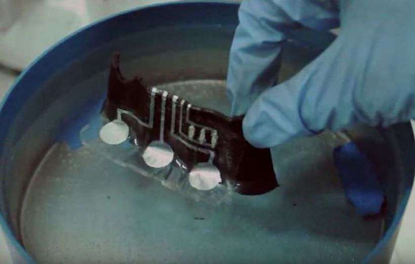 Tecido eletrônico: transferência de circuitos elétricos é desafio. Foto: American Chemical Society/Divulgação Tecido eletrônico: transferência de circuitos elétricos é desafio. Foto: American Chemical Society/Divulgação