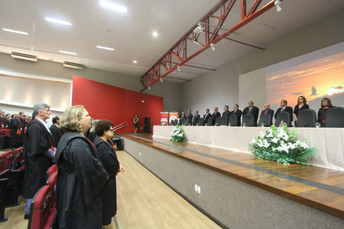Cerimnia de posse dos dez novos promotores do estado aconteceu no Centro Cultural Rossini Alves Couto. Foto: Nando Chiappetta/DP.