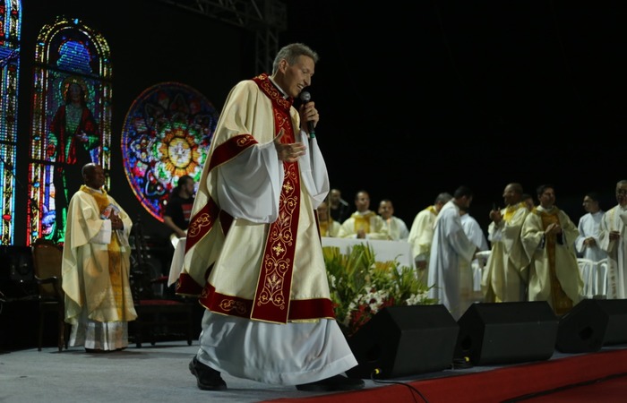 Padre Marcelo Rossi, um dos religiosos que se apresentou no show em homenagem aos 28 anos da Obra de Maria. Imagem: Divulgao
