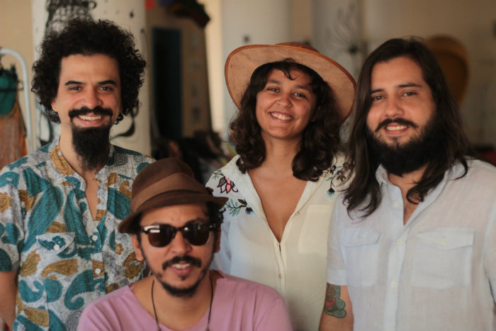 O grupo  formado pelos compositores Feiticeiro Julio, Juvenil Silva, Marlia Parente e Marcelo Cavalcante. Foto: Hugo Coutinho/Divulgao