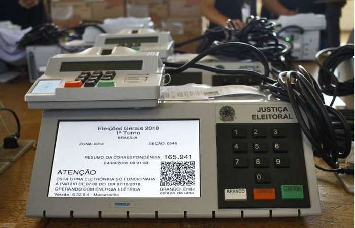 Policiais que divulgaram imagens de urnas, durante primeiro turno, respondero por procedimento criminal. Foto: Ana Rayssa/ Esp. CB/ D.A Press