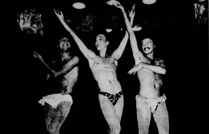 O Grupo de Teatro Espontneo apresentando a pea Madame Estopim e a Dama do Amor na Misty da Rua do Riachuelo, em 1980 (Foto: Acervo do Diario de Pernambuco)