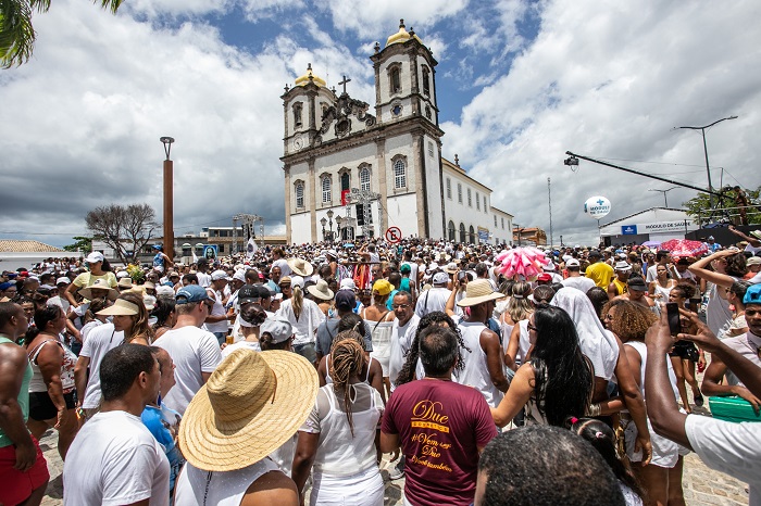 A Lavagem do Bonfim reuniu 800 mil pessoas em uma cerimnia que une catolicismo e candombl e que abre oficialmente o vero no Nordeste. Foto: Andr Fofano/Divulgao