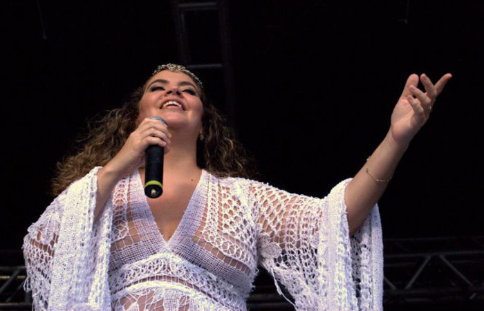 A cantora Karynna Spinelli subir ao palco s 18h.  Foto: Nilton Leal/Divulgao (Foto: Nilton Leal/Divulgao)