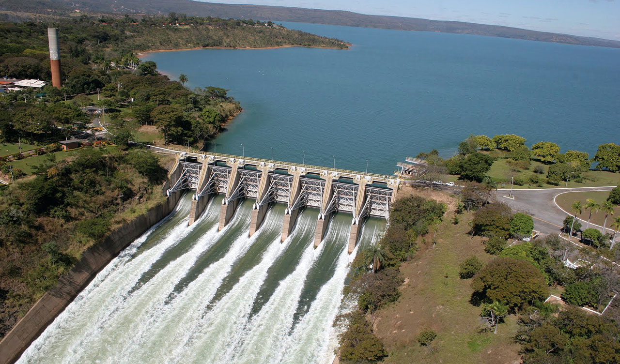 A usina hidreltrica de Trs Marias foi inaugurada em 1962 e tem 2,7 mil metros de comprimento. Foto: Divulgao. 