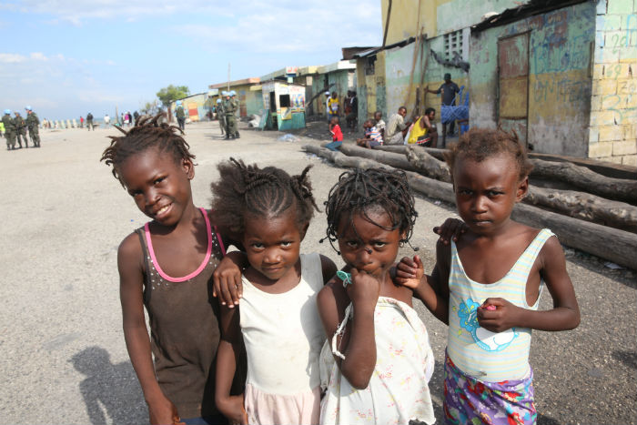 Quase 60% dos 10,5 milhes de haitianos vivem abaixo da linha da pobreza. Foto: Teresa Maia/DP.