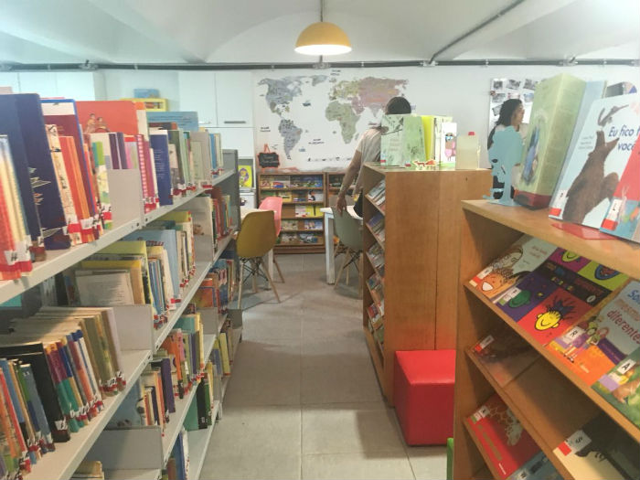O espao infantil passou a oferecer mais de 20 mil ttulos, incluindo livros em braille. Foto: Alice de Souza/DP.