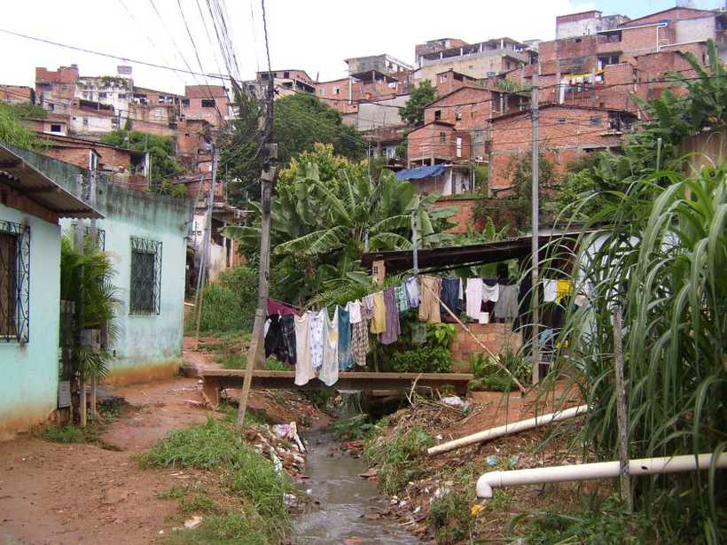 O estudo com pesquisadores brasileiros e estrangeiros foi feito em Pau da Lima: comunidade com alta taxa de contgio de grvidas. Foto: Albert Ko/Divulgao