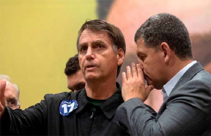 Bolsonaro e Bebianno durante a campanha eleitoral
(foto: Mauro Pimentel/AFP)

 (Bolsonaro e Bebianno durante a campanha eleitoral
(foto: Mauro Pimentel/AFP)

)