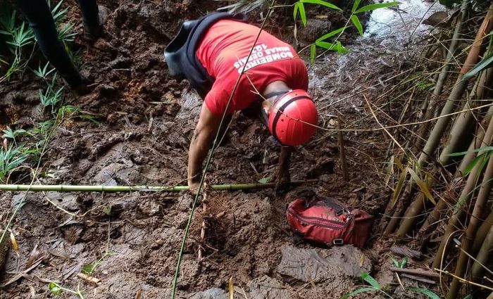 Fragmentos de corpos tambm foram localizados pelas equipes nas ltimas horas. Foto: Divulgao/Corpo de Bombeiros de Minas Gerais (Foto: Divulgao/Corpo de Bombeiros de Minas Gerais)