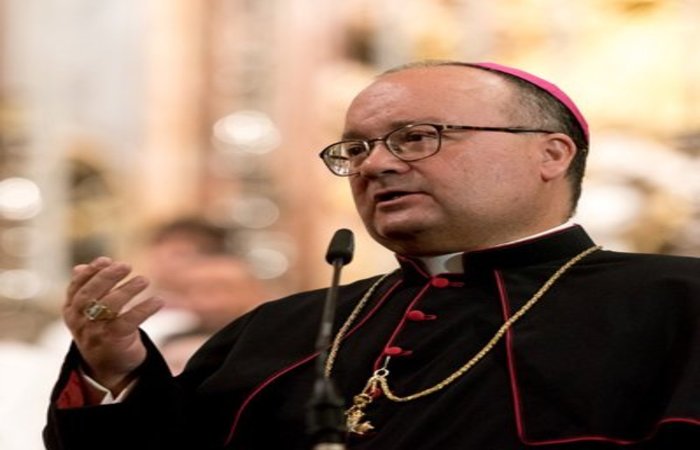 O secretrio da Congregao para a Doutrina da F e membro da Comisso Organizadora, arcebispo de Malta Charles J. Scicluna. Foto: Reproduo/ Twitter