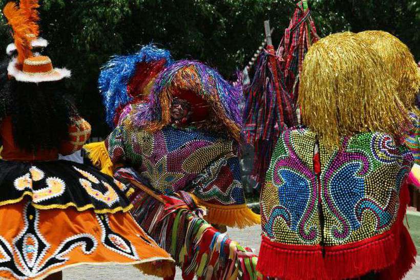 Apresentao de Maracatu em Nazar da Mata, na Mata Norte de Pernambuco. Foto: Guga Matos/SeturPE