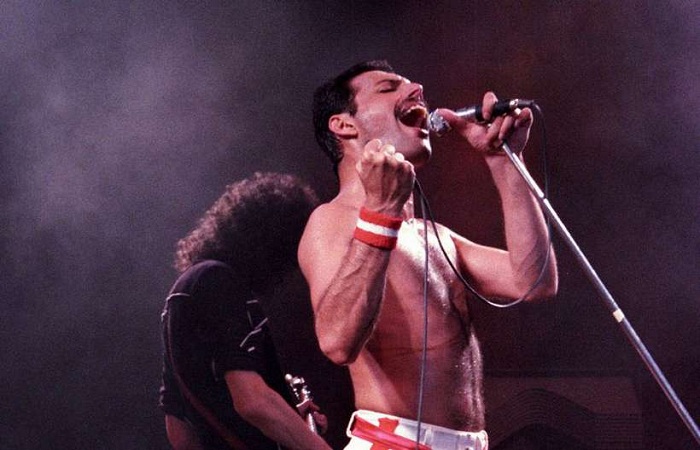 A voz de Freddie Mercury j foi descrita como "a fora da natureza com a velocidade de um furaco". Foto: Internet/Reproduo (A voz de Freddie Mercury j foi descrita como "a fora da natureza com a velocidade de um furaco". Foto: Internet/Reproduo)