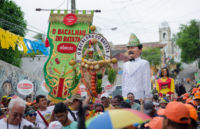 Bacalhau do Batata  o bloco mais conhecido na quarta-feira de cinzas em Olinda. Foto: Divulgao