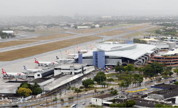 De acordo com a Agncia Nacional de Aviao Civil (Anac), o Aeroporto do Recife est na lista do leilo. Foto: Paulo Paiva/DP