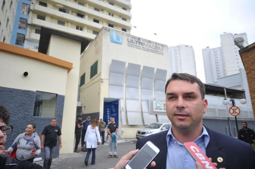 A assessoria de imprensa de Flvio Bolsonaro afirmou que o senador no vai se manifestar sobre o caso. Foto: Alexandre Guzanshe/Estado de Minas