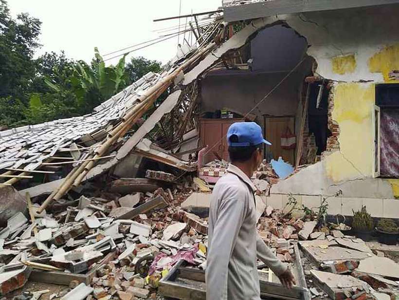 A Indonsia est localizada no Anel de Fogo do Pacfico geologicamente ativo e experimenta regularmente terremotos e atividade vulcnica. Foto: Handout / Badan Nasional Penanggulang Bencana/ AFP