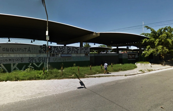 Na foto, o Terminal Integrado da PE-15, localizado na Av. Pan Nordestina, em Ouro Preto, na cidade de Olinda.
Foto: Reproduo/GoogleStreetView. (Na foto, o Terminal Integrado da PE-15, localizado na Av. Pan Nordestina, em Ouro Preto, na cidade de Olinda.
Foto: Reproduo/GoogleStreetView.)