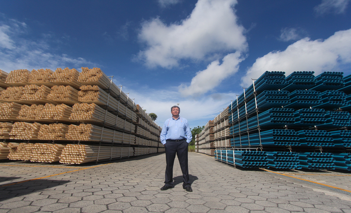 Perboni, diretor de manufatura do grupo no Brasil, destaca 
que a planta de Suape  "uma das melhores das 26 que 
temos na Amrica Latina". Foto: Mandy Oliver/Esp.DP foto
