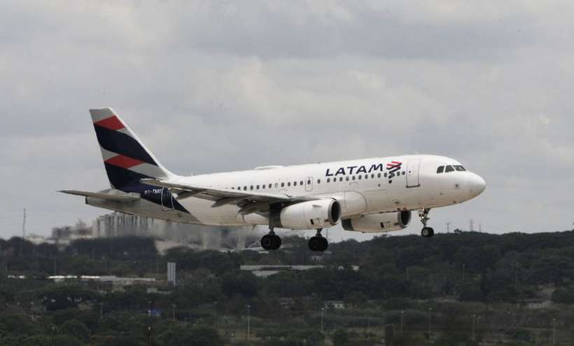 A empresa esclareceu que o voo LA3528 no sofreu nenhuma "pane eltrica". Foto: Ed Alves/CB/D.A Press