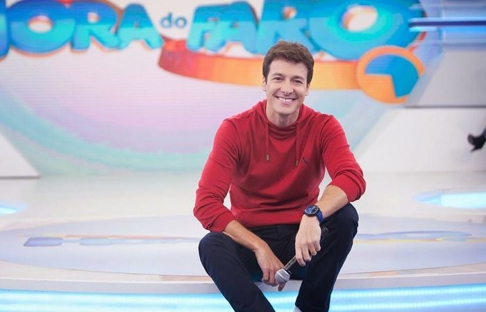 Hoje, o apresentador é "dono" das tardes de domingo da Record TV, a partir das 15h30, com Hora do Faro. Foto: Divulgação/Record Hoje, o apresentador é "dono" das tardes de domingo da Record TV, a partir das 15h30, com Hora do Faro. Foto: Divulgação/Record