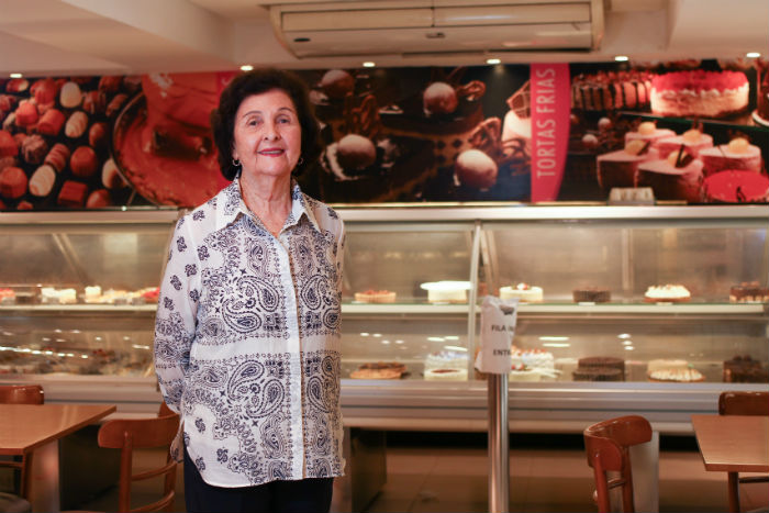 Empresria de 84 anos trabalha na loja fundada pela famlia em 1957. Foto: Mandy Oliver/Esp.DP. 