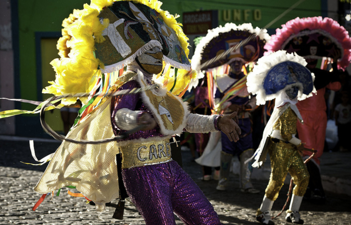 Personagens durante as festividades carnavalescas. Foto: Eric Gomes/Divulgao 