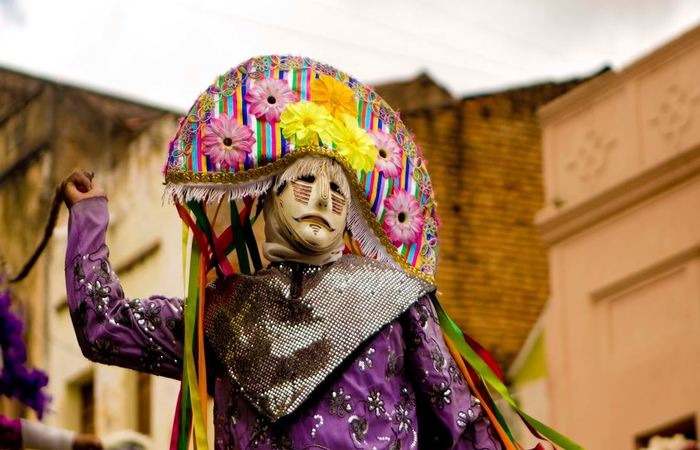 Caretas durante o carnaval. Foto: Ricardo Moura/Divulgao 