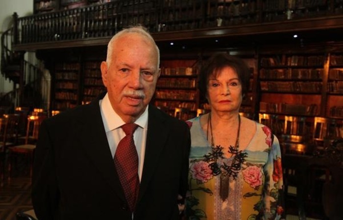 Fernando Coelho ao lado da esposa Izolda durante o prmio Orgulho de Pernambuco de 2017 (Foto: Nando Chiappetta/DP) (Fernando Coelho ao lado da esposa Izolda durante o prmio Orgulho de Pernambuco de 2017 (Foto: Nando Chiappetta/DP))