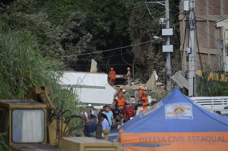 Tragdia na Muzema deixou 24 mortos e sete feridos. Foto: Arquivo/Fernando Frazo/Agncia Brasil