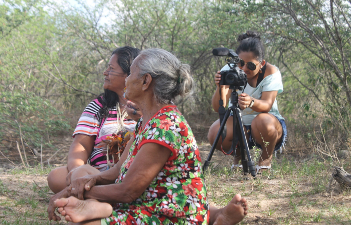 Graci Guarani em filmagens para uma produo do Olhar da Alma Filmes. Foto: Olhar da Alma Filmes/Divulgao