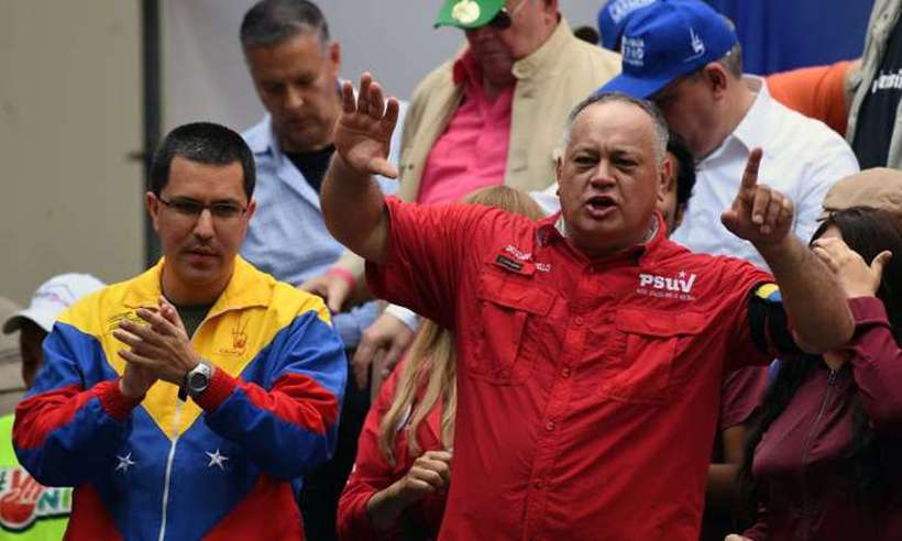 Diosdado Cabello pressiona a assembleia venezuelana a punir deputados que participaram de ato contra Nicols Maduro. Foto: AFP