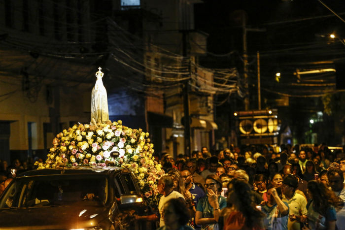 "Nossa Senhora de Ftima, me da casa comum"  o tema da festa. Foto: Paulo Paiva/DP.