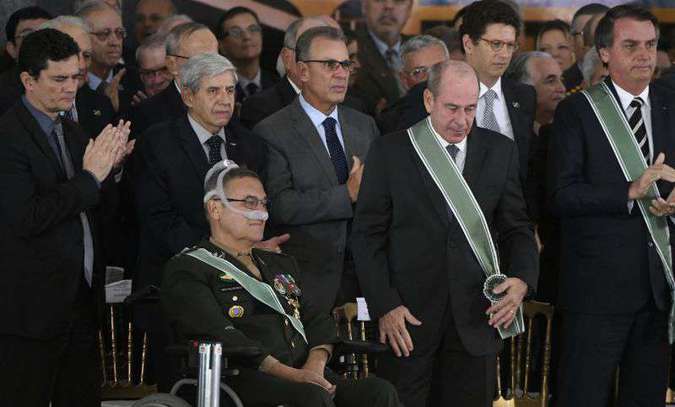 Eduardo Villas Boas ao lado do ministro da Defesa Fernando Azevedo. Foto: Ed Alves/CB/D.A Press