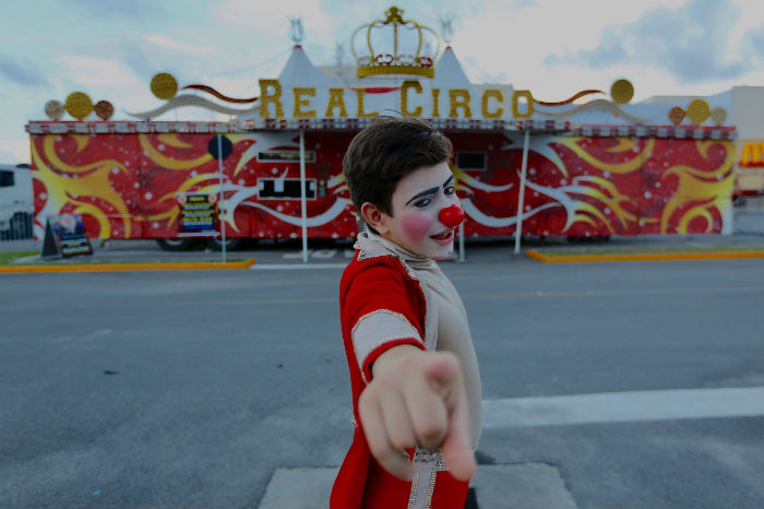 Formiguinha, Flayzinho e Reyzinho, dois exemplos de como o circo pode criar jovens e talentosos artistas desde muito cedo. Foto: Bruna Costa / Esp.Diario