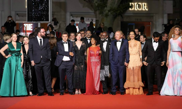 Elenco no tapete vermelho. Foto: Valery Hache/AFP