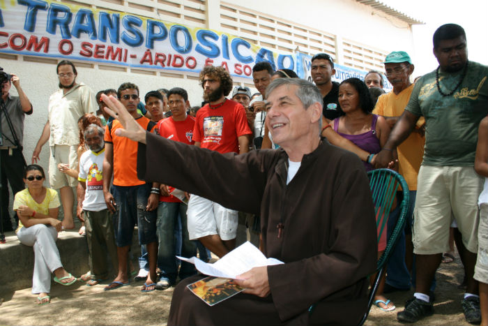 Religioso fez greve de fome em duas ocasiões para salvar o rio. Foto: Diario de Pernambuco.  Foto: Carlos Laerte/ CLAS