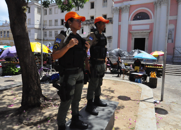 Resultado de imagem para policia militar nas ruas de pernambuco