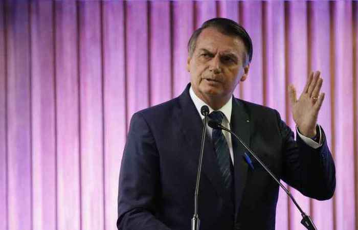 Resultado de imagem para Bolsonaro demite presidente dos CorreiosBolsonaro demite presidente dos Correios