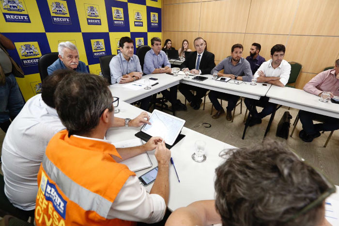 Secretrios do Recife esto reunidos com o prefeito nesta tarde. Foto: Paulo Paiva/DP.