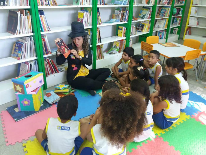 Em Caruaru, clubes estimulam a leitura de mulheres e jovens