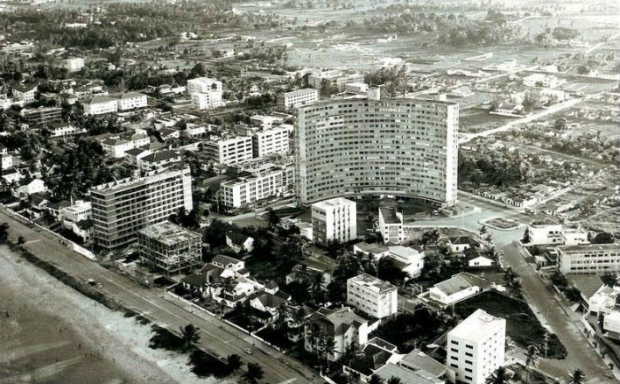 O prdio de 17 andares foi construdo em 1956. Foto: Museu da Cidade do Recife/Reproduo.

