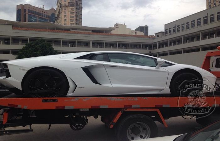 Lamborghini Aventador, avaliado em R$ 2,24 milhes, de Eike Batista, no teve comprador - Divulgao/Polcia Federal
