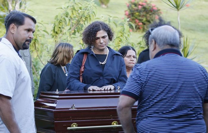 Familiares e amigos participam do sepultamento do cantor e compositor Joo Gilberto, no cemitrio Parque da Colina, em Niteri. Foto: Tomaz Silva/Agncia Brasil