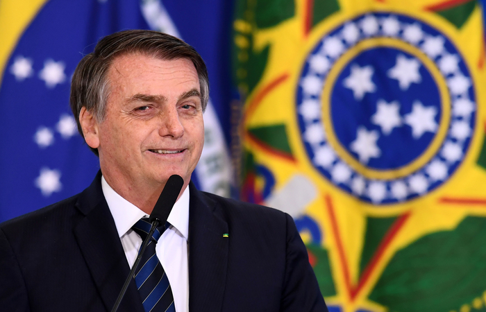 Resultado de imagem para Bolsonaro diz que vai indicar alguÃ©m 'terrivelmente evangÃ©lico' para o STF