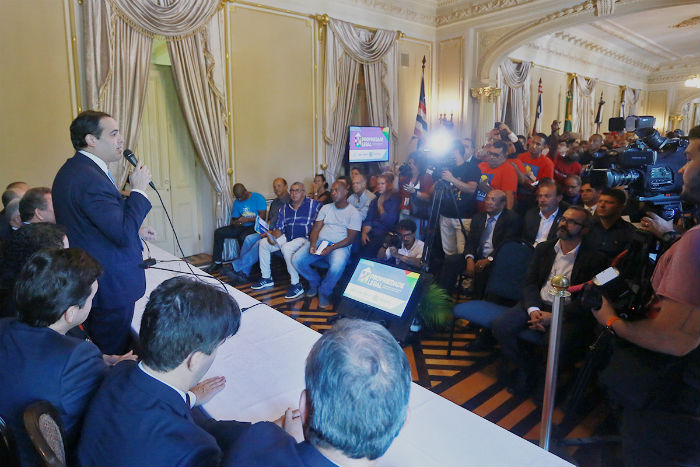 A iniciativa visa emitir mais de 65 mil títulos de propriedade. Foto: Hélia Scheppa/SEI